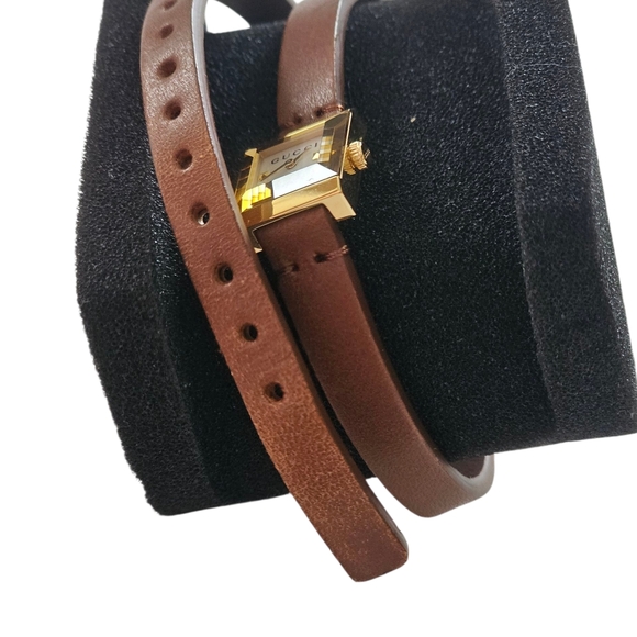 Gucci Women's Gold and Brown Leather Watch - Picture 6 of 7